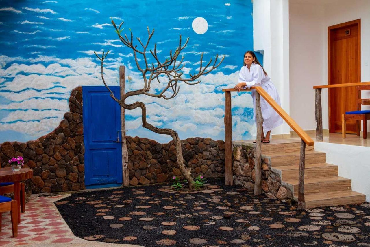 Plaza Luna Suites Puerto Ayora  Bagian luar foto